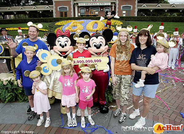 Imagen de Disneyland California  Familia Emmalee Mason